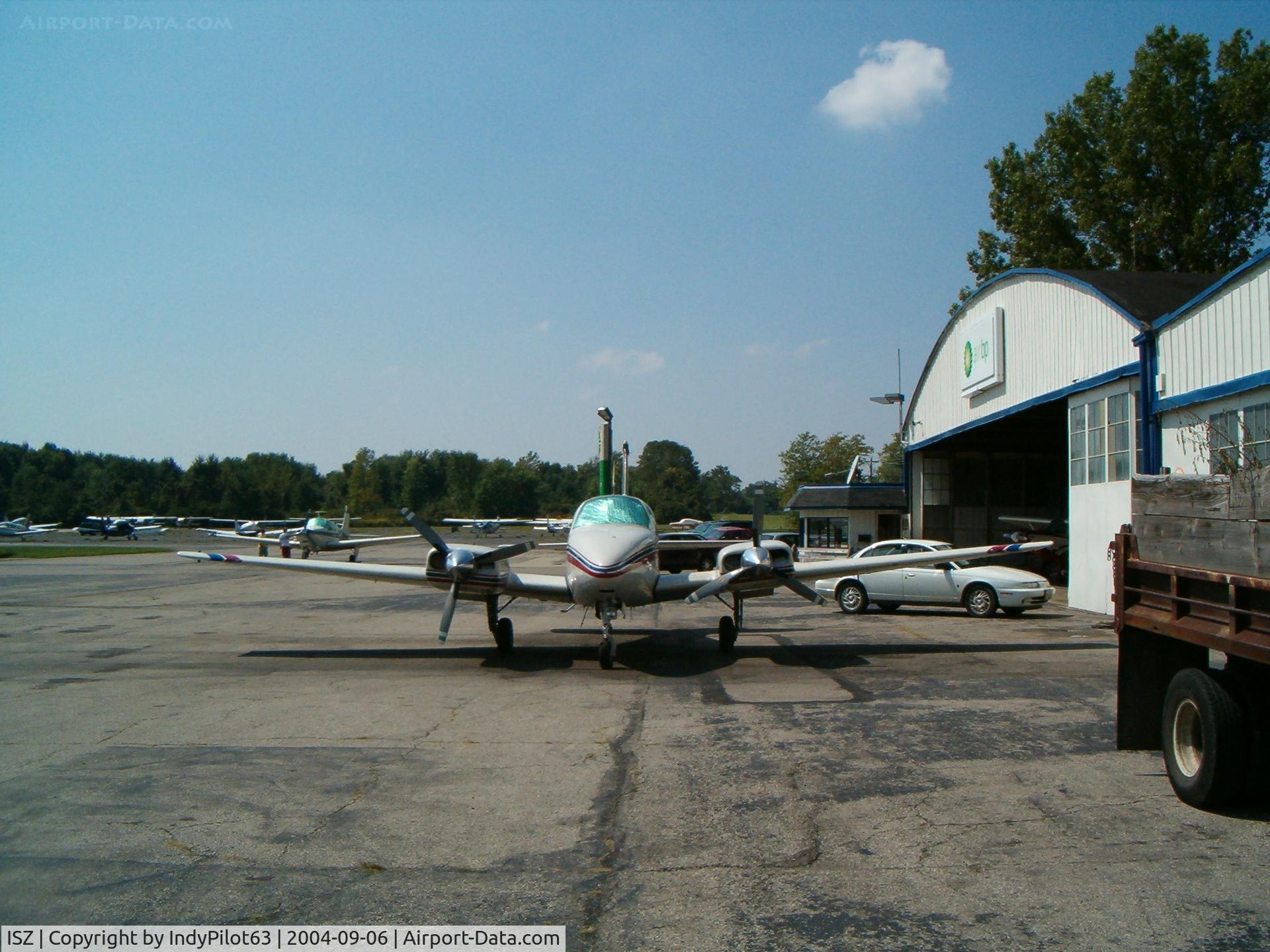 Blue Ash Airport, Cincinnati, Ohio United States (ISZ) - Blue Ash hangar
