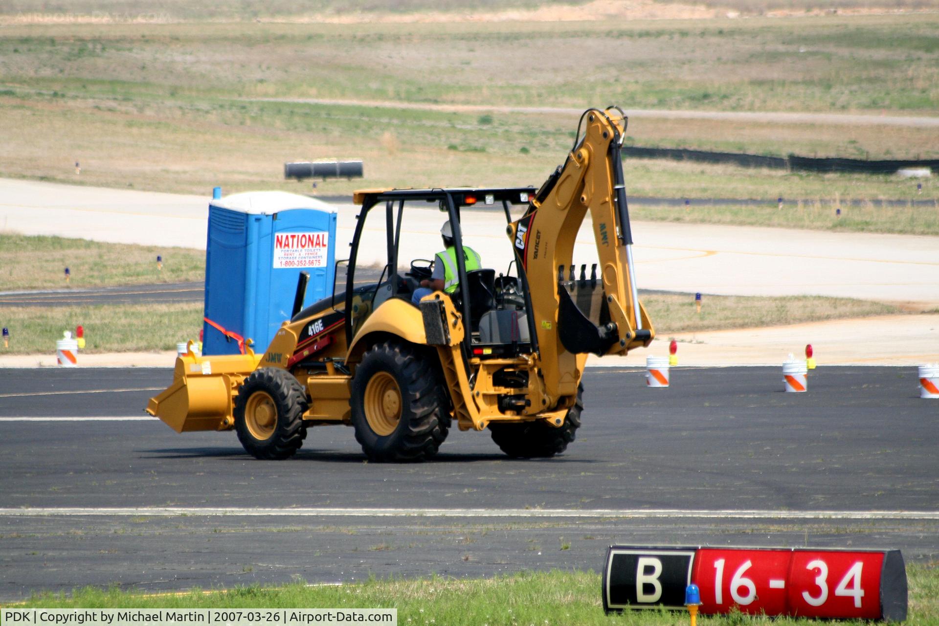 Dekalb-peachtree Airport (PDK) - I sure hope no one is in there!