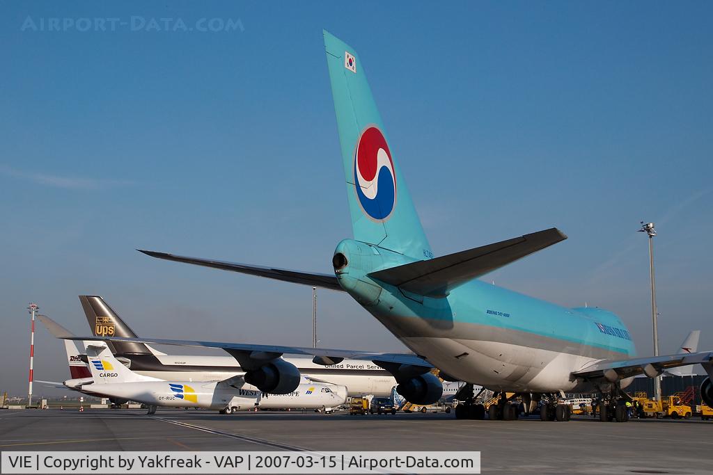 Vienna International Airport, Vienna Austria (VIE) - W- Positions