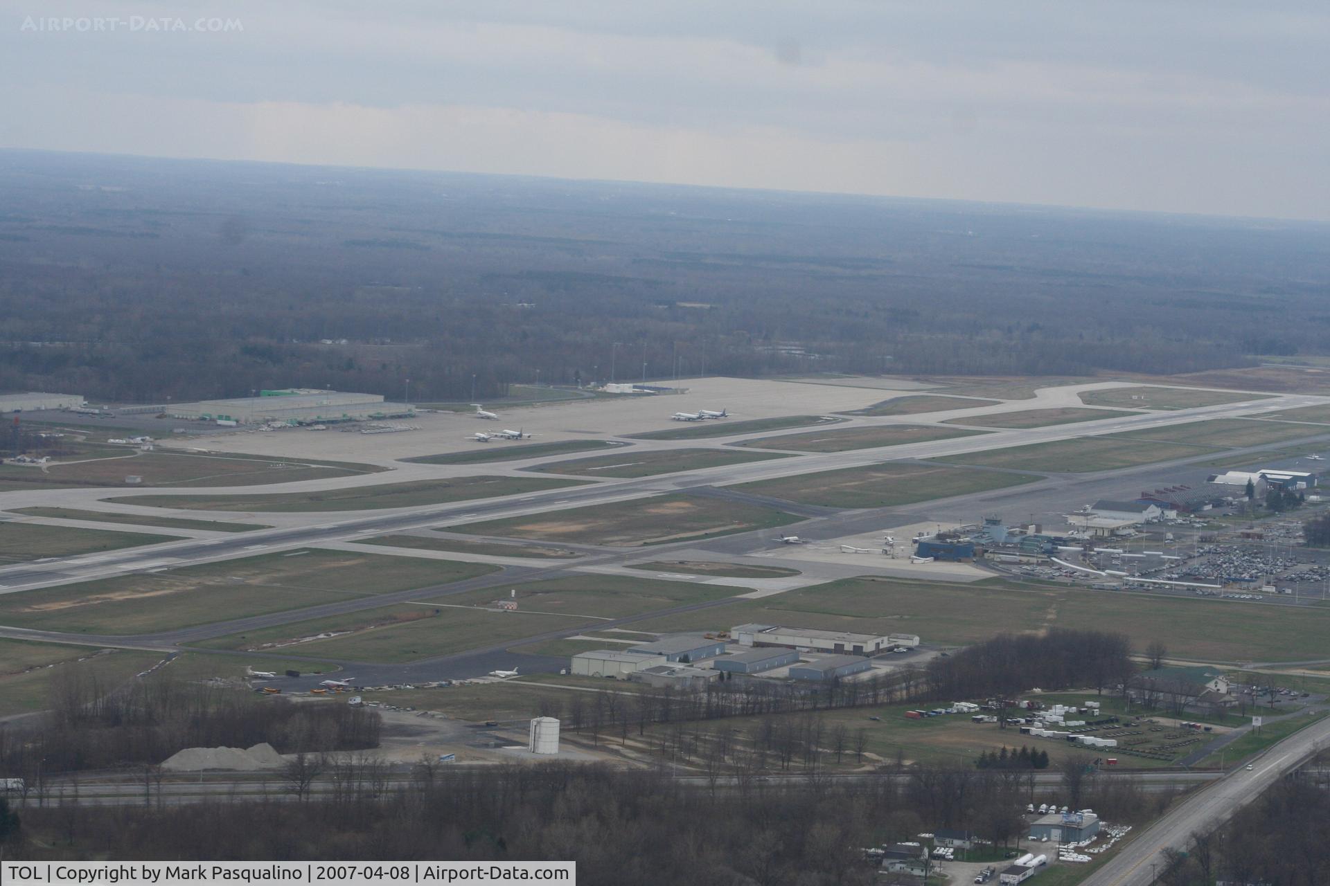 Toledo Express Airport (TOL) - Toledo Express