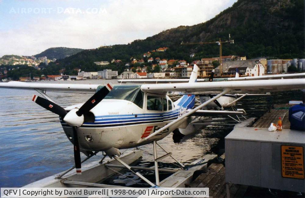 QFV Airport - Cessna - Bergen Harbour