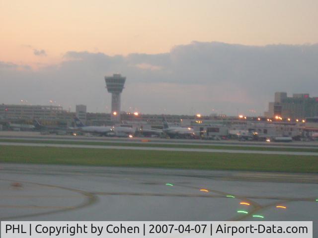 Philadelphia International Airport (PHL) - from an Airbus 319 you can see PHL