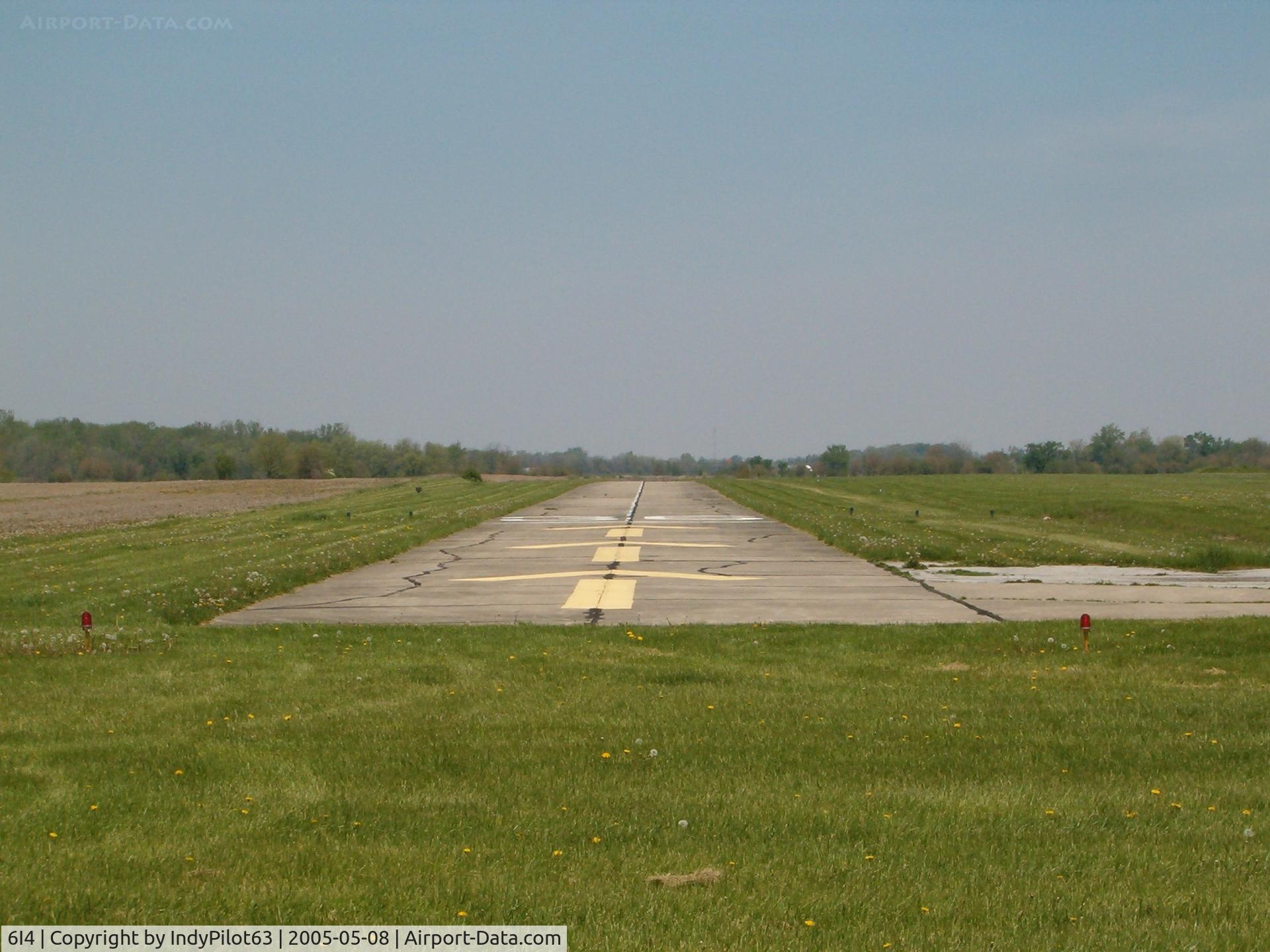 Boone County Airport (6I4) - Looking up runway 36