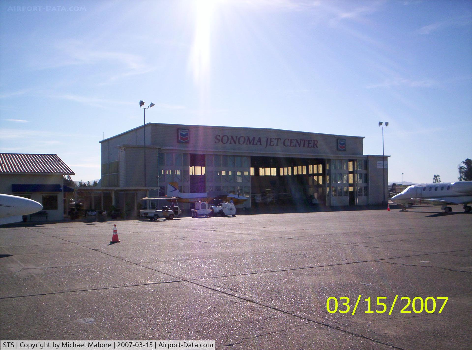 Charles M. Schulz - Sonoma County Airport (STS) - N397SC