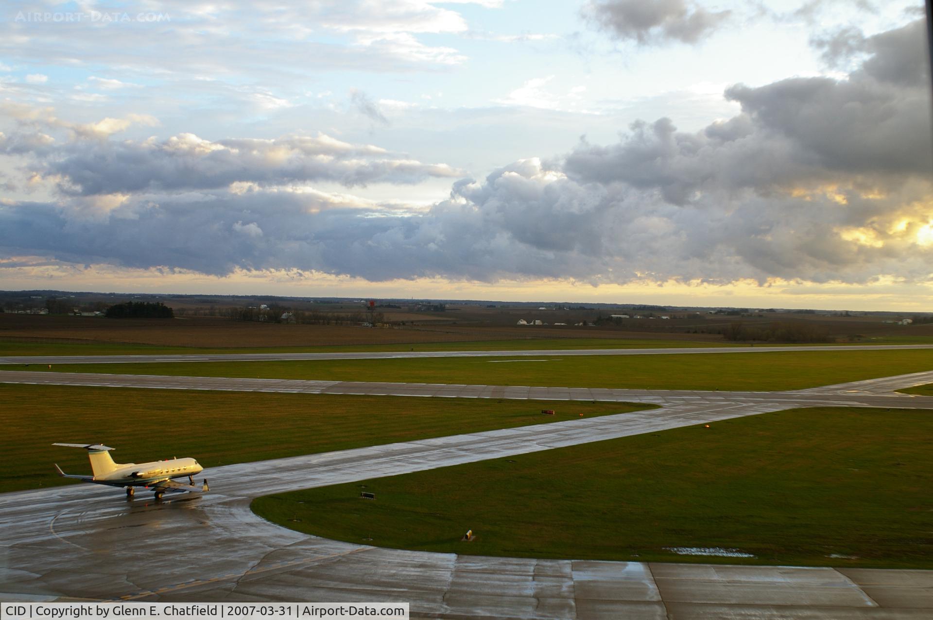 The Eastern Iowa Airport (CID) - Looking SSW from control tower.  Ry13 and Ry9.