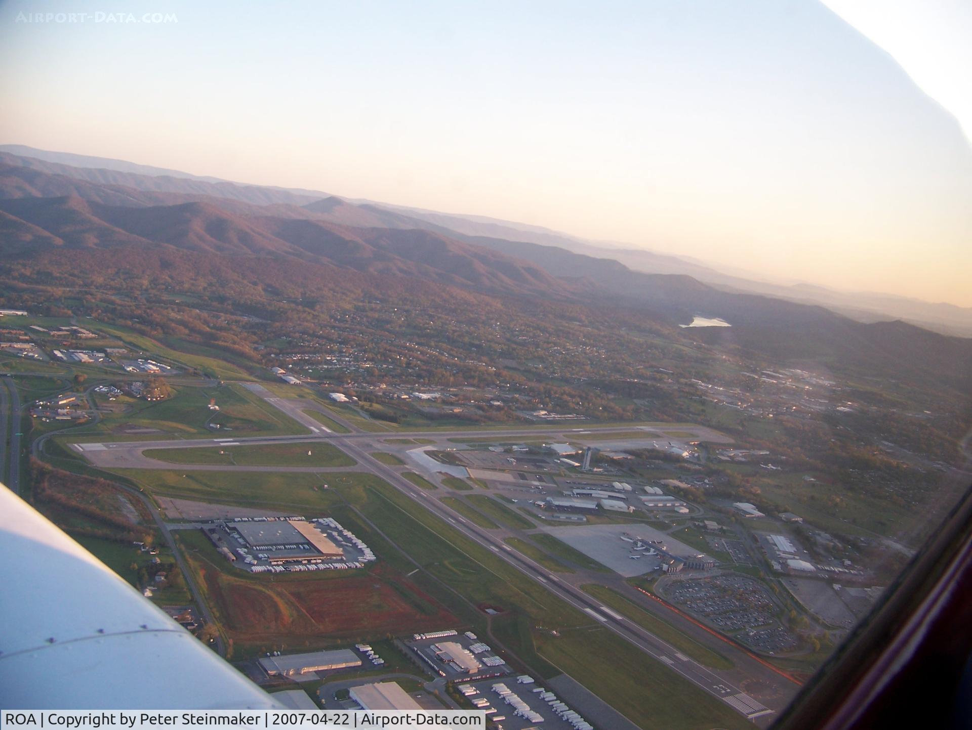 Roanoke Rgnl/woodrum Field Airport (ROA) - Overflying Roanoke