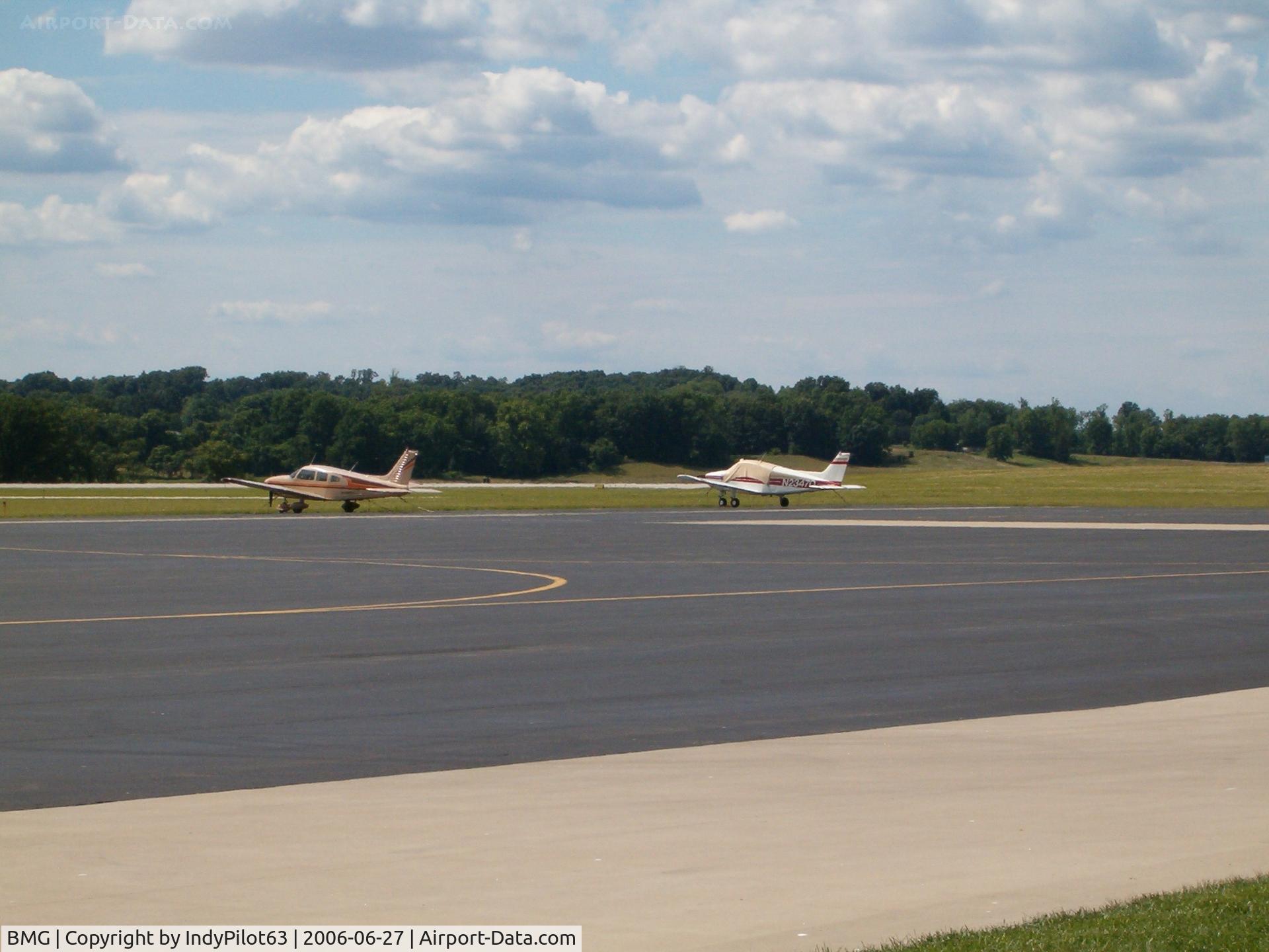 Monroe County Airport (BMG) - Tarmac