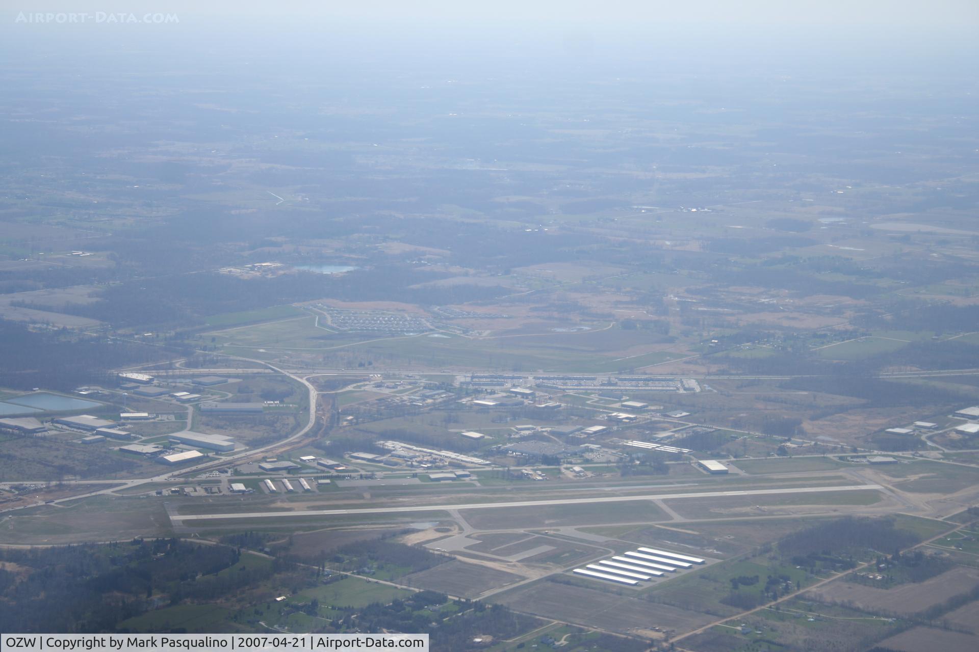 Livingston County Spencer J. Hardy Airport (OZW) - Howell, MI