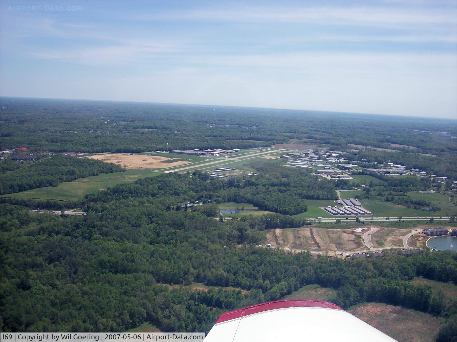 Clermont County Airport (I69) - Leaving the Field