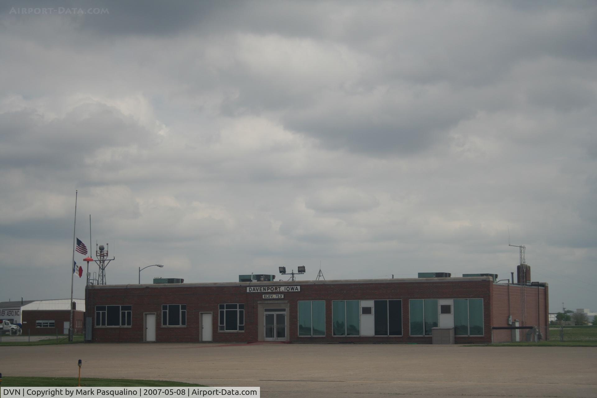 Davenport Municipal Airport (DVN) - Davenport Municipal Main Terminal