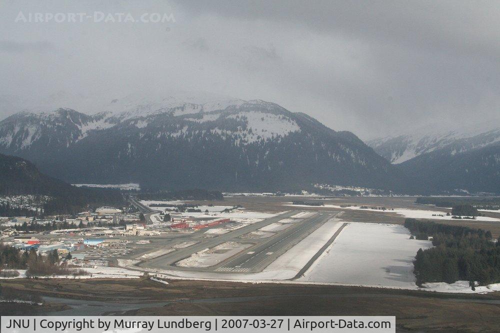 Juneau International Airport (JNU) - Approaching JNU 08 on a sched from Skagway