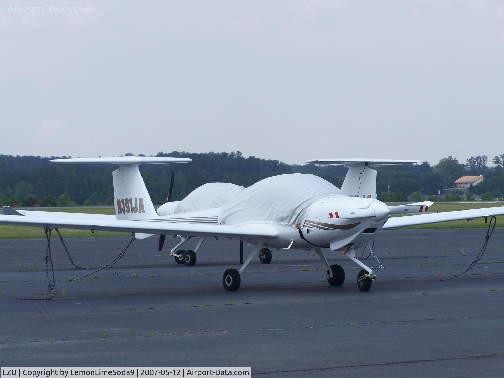 Gwinnett County - Briscoe Field Airport (LZU) - Just another day.