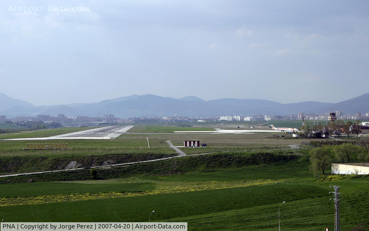 Ralph Wenz Field Airport (PNA) - The airport of Pamplona - Noain (PNA / LEPP)