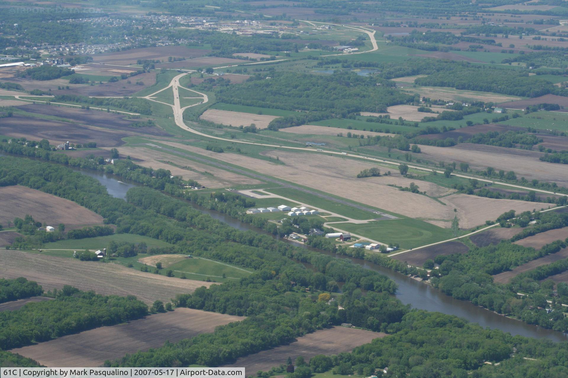 Fort Atkinson Municipal Airport (61C) - Fort Atkinson, WI