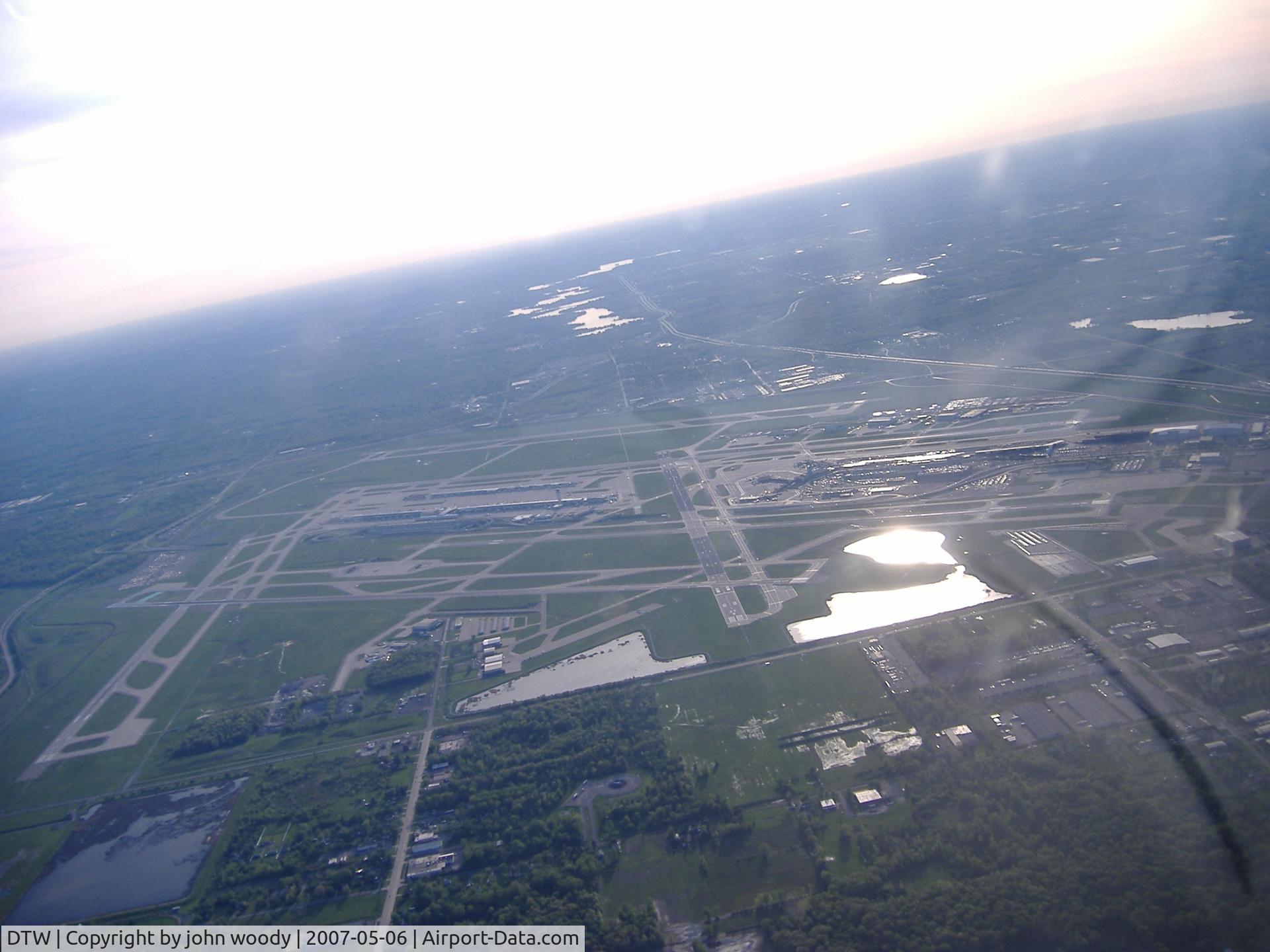 Detroit Metropolitan Wayne County Airport (DTW) - overview looking west
