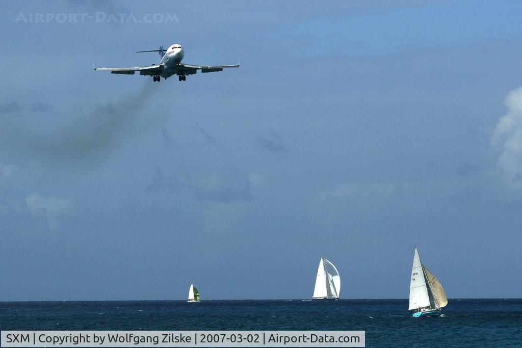 Princess Juliana International Airport, Philipsburg, Sint Maarten Netherlands Antilles (SXM) - On approach