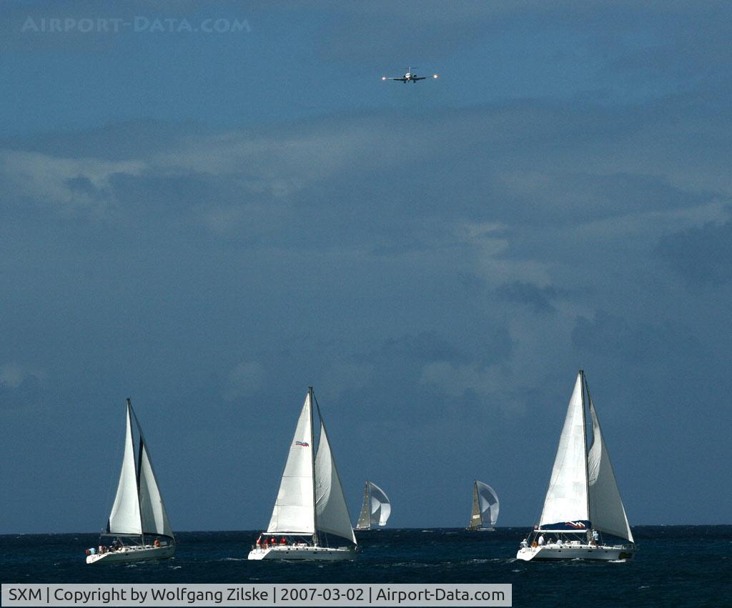 Princess Juliana International Airport, F 100