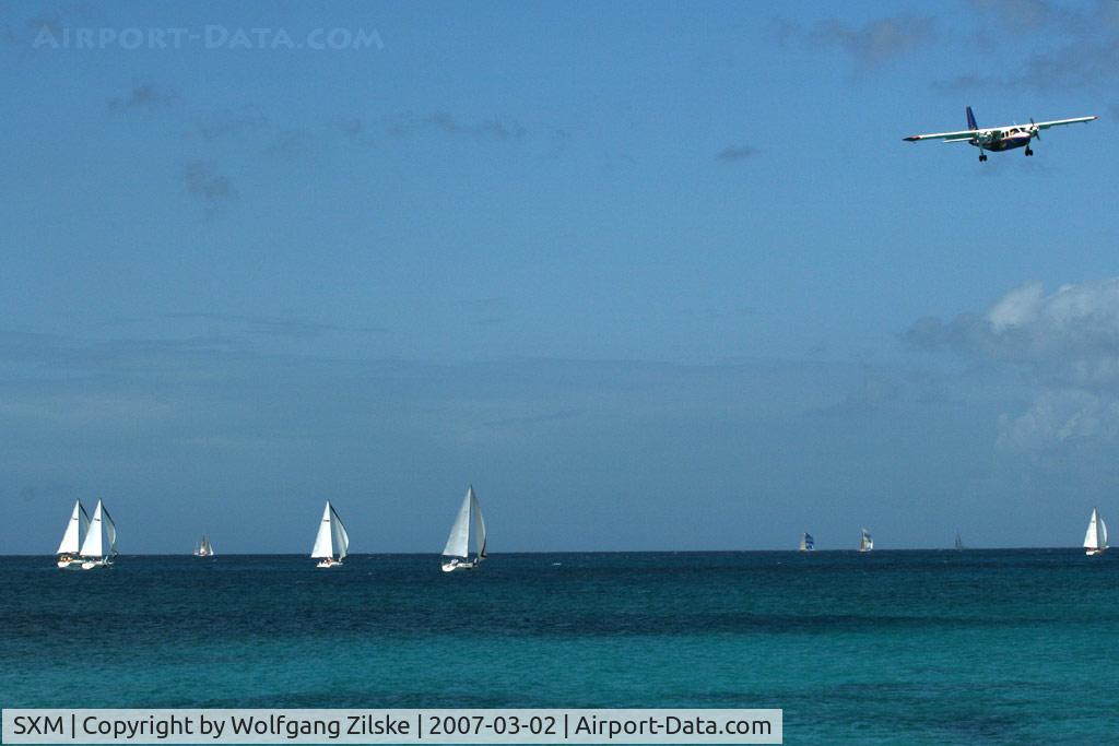 Princess Juliana International Airport, Philipsburg, Sint Maarten Netherlands Antilles (SXM) - DHC 6