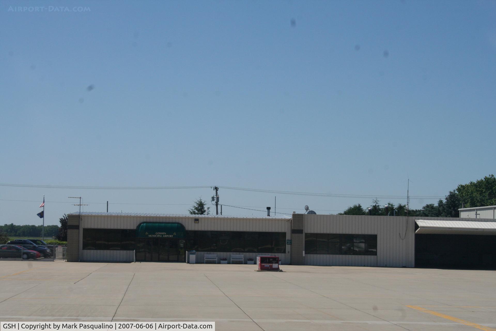 Goshen Municipal Airport (GSH) - Executive Terminal