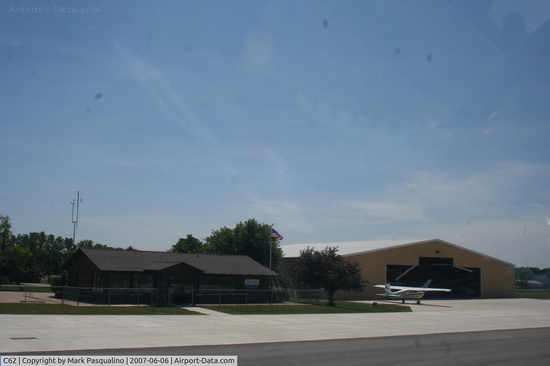 Kendallville Municipal Airport (C62) - Kendallville, IN