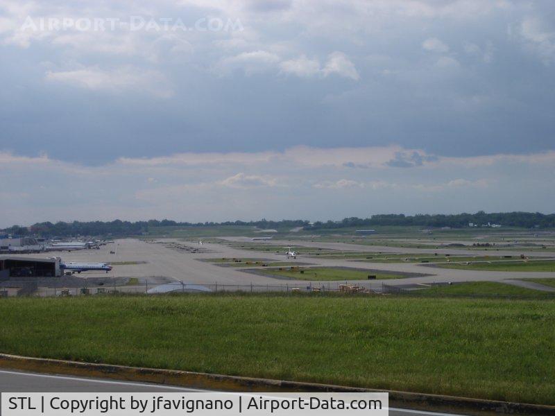 Lambert-st Louis International Airport (STL) - Overview of 30L and the East Terminal.