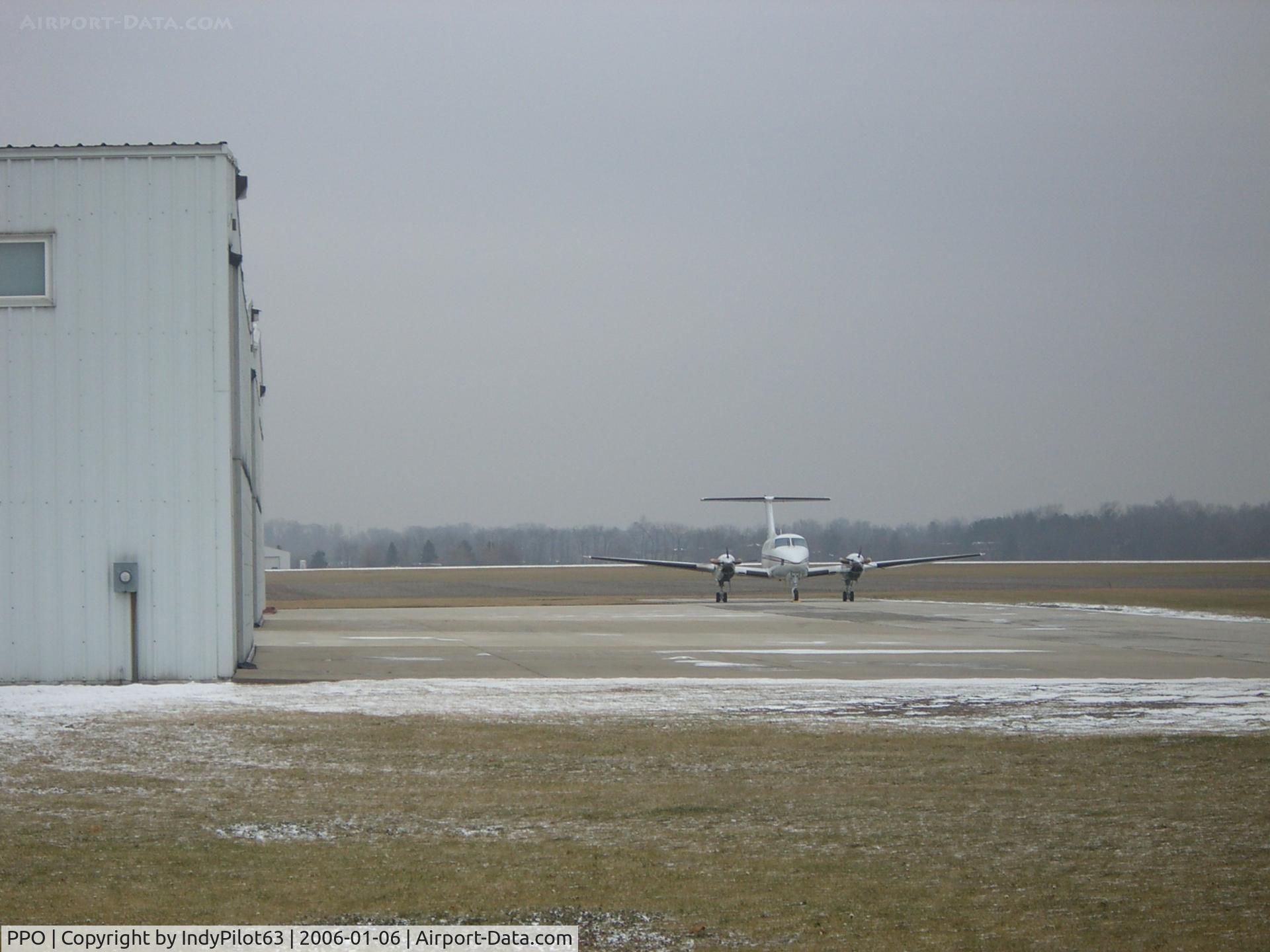 La Porte Municipal Airport (PPO) - Tarmac