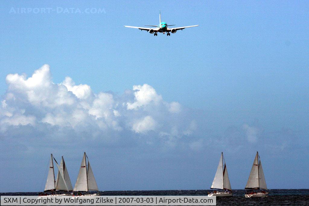 Princess Juliana International Airport, Philipsburg, Sint Maarten Netherlands Antilles (SXM) - On approach