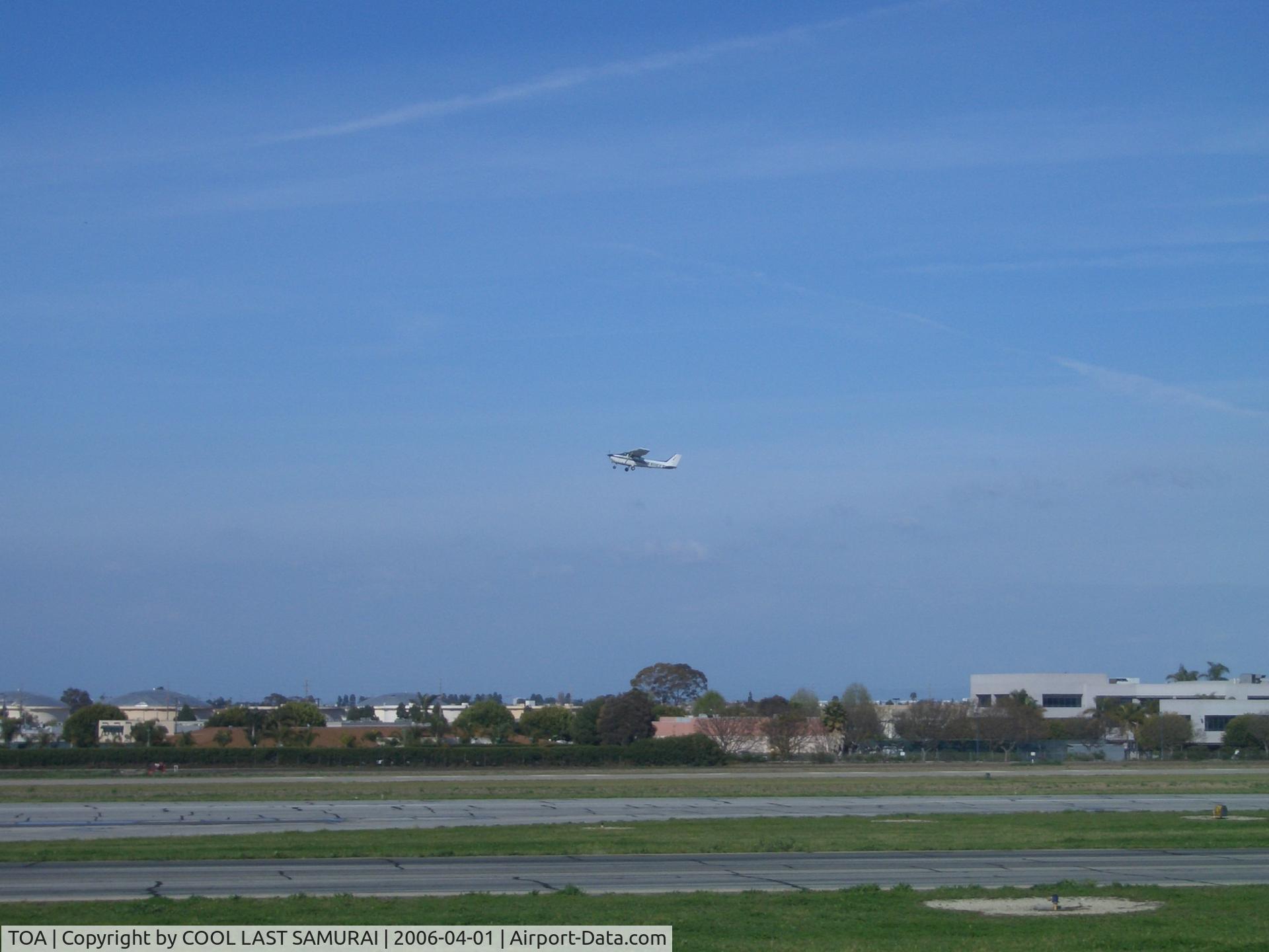 Zamperini Field Airport (TOA) - C172P TAKING OFF TOA RWY29R
