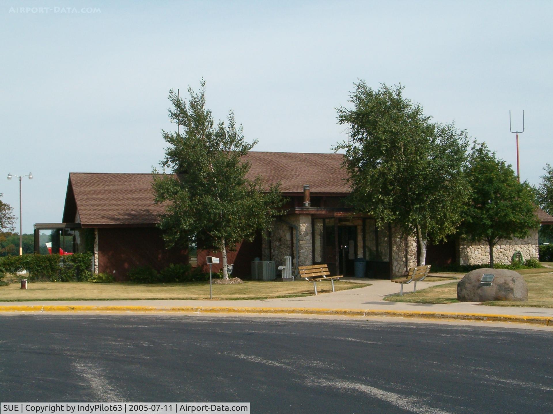 Door County Cherryland Airport (SUE) - FBO