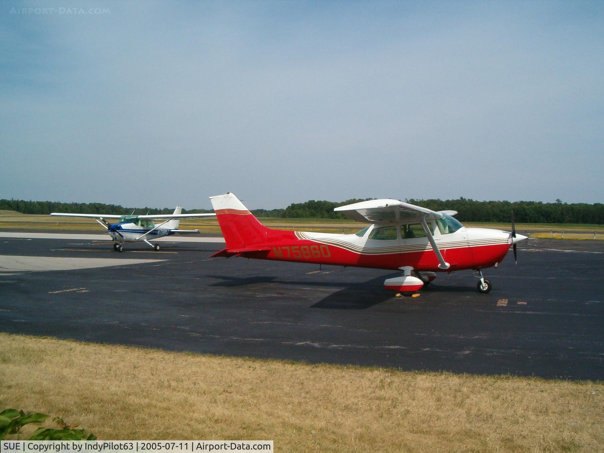 Door County Cherryland Airport (SUE) - Tarmac