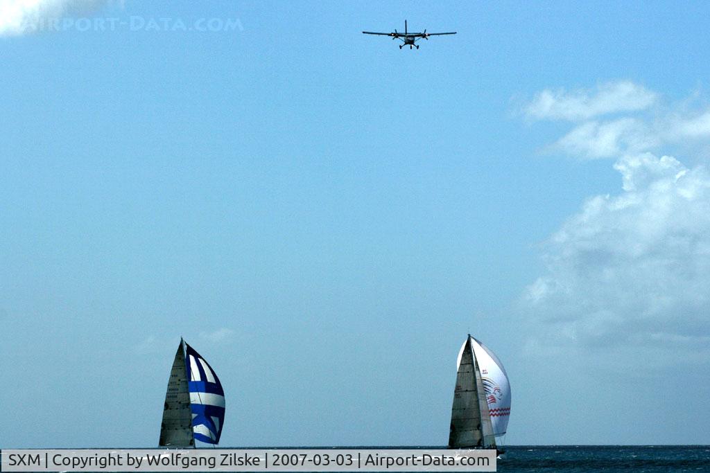 Princess Juliana International Airport, Philipsburg, Sint Maarten Netherlands Antilles (SXM) - Twin Otter on approach