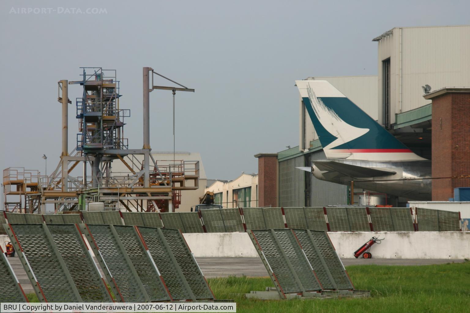 Brussels Airport, Brussels / Zaventem   Belgium (BRU) - maintenance of B-HIH
