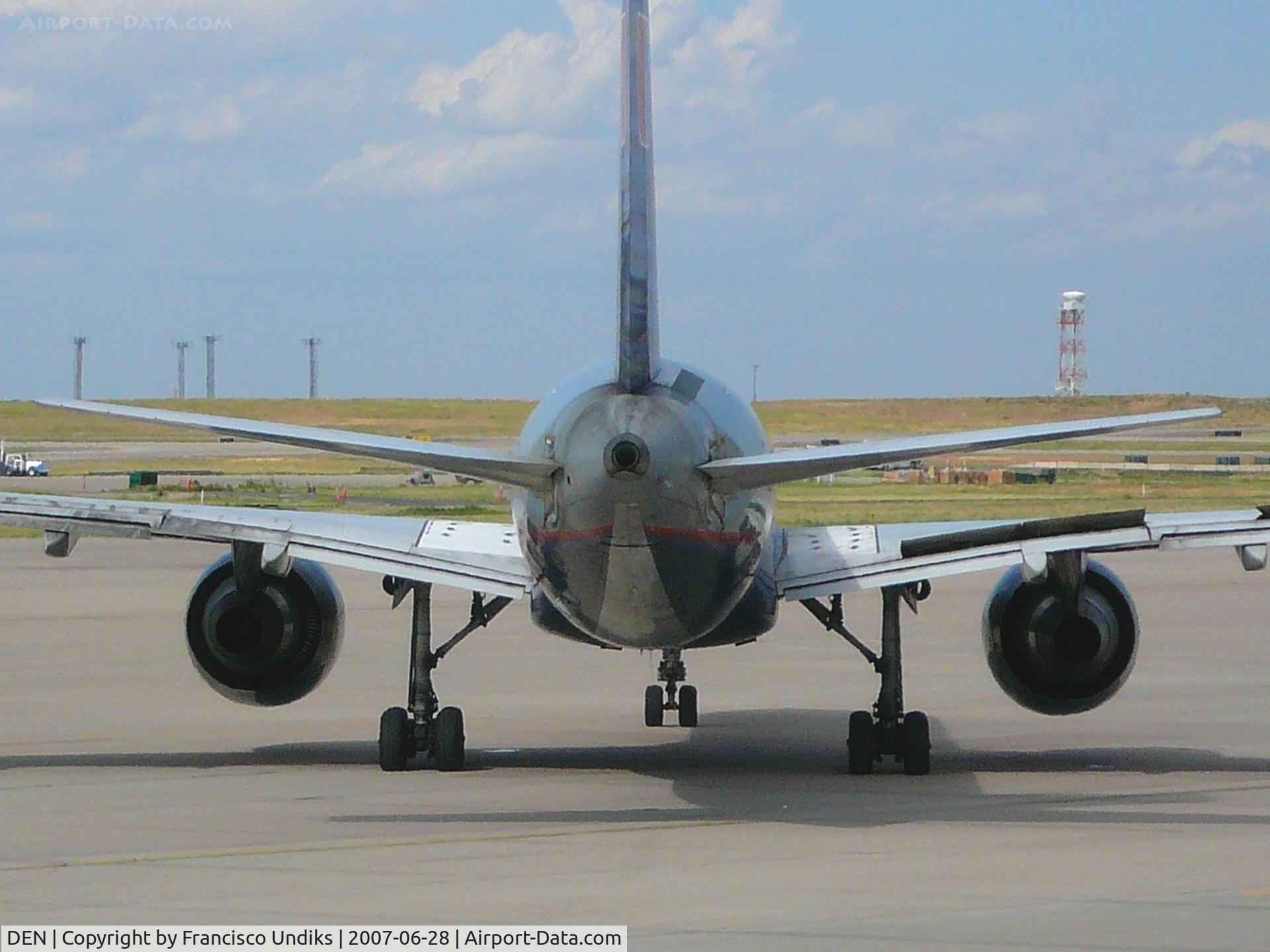 Denver International Airport (DEN) - B757 Jet blast.