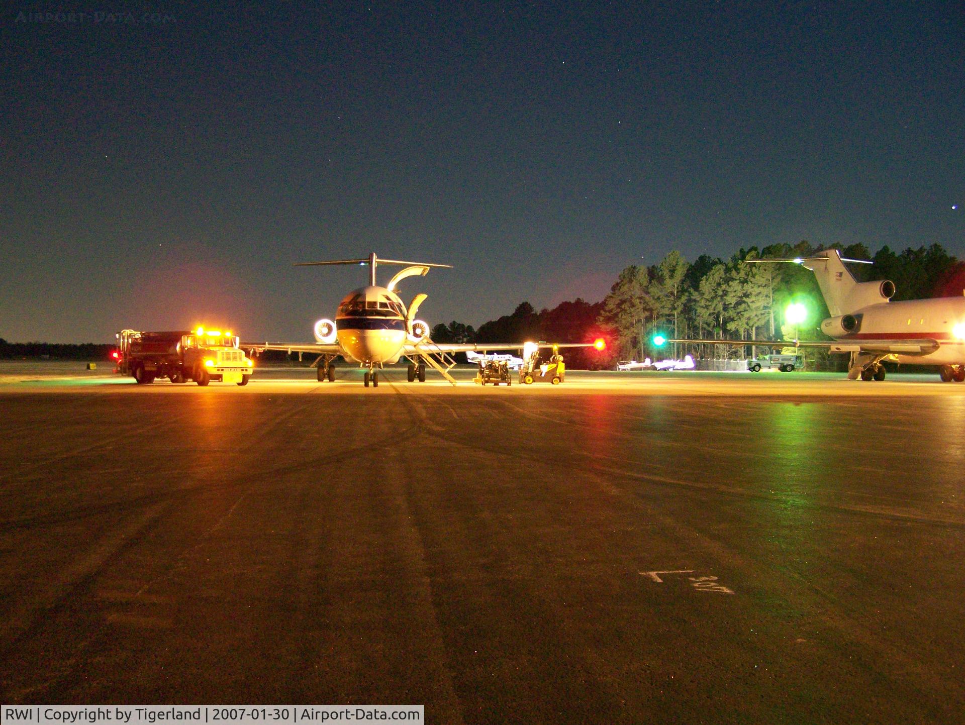 Rocky Mount-wilson Regional Airport (RWI) - Clean facility- The staff at Aircare were great.  Thanks.