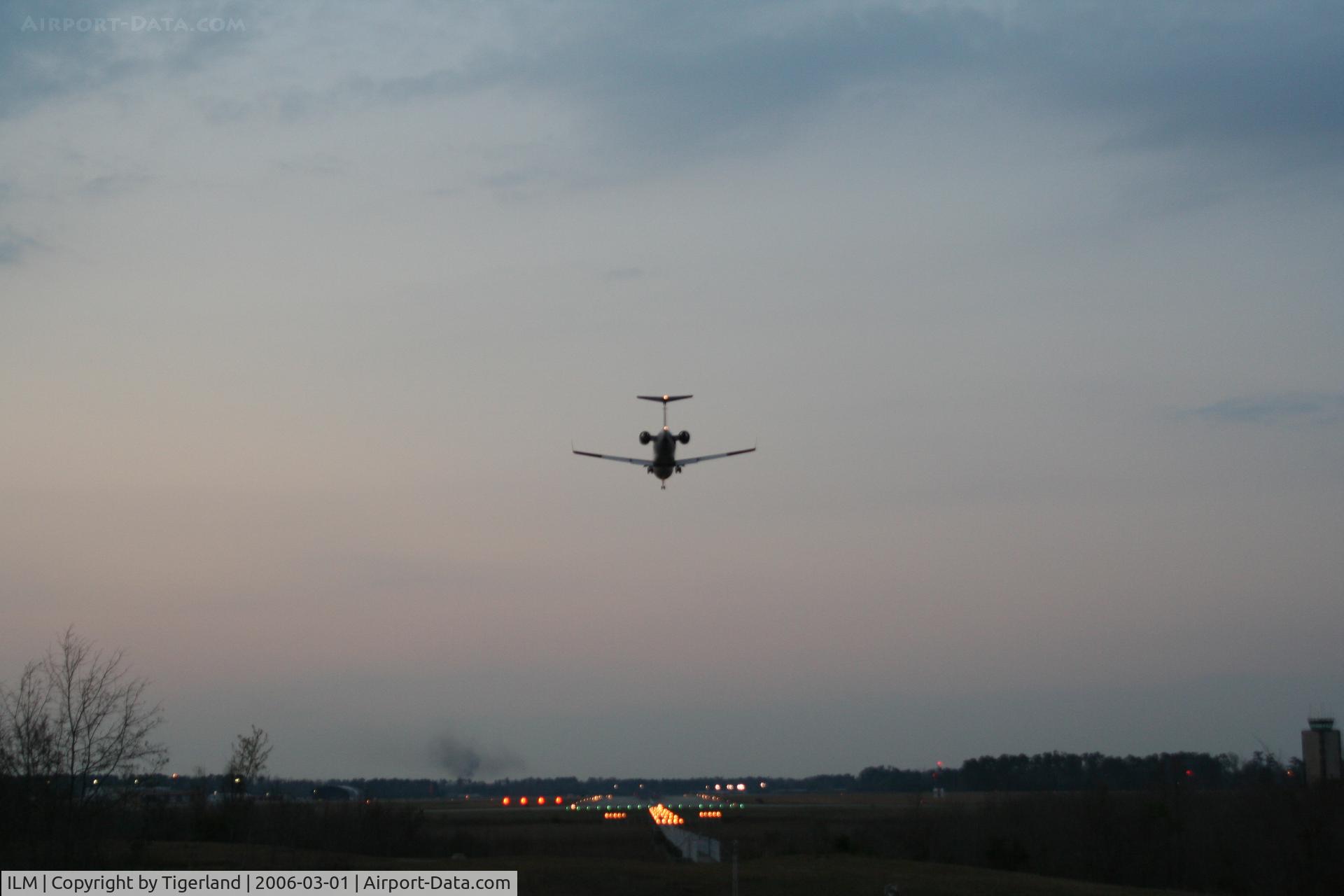 Wilmington International Airport (ILM) - A nice location. This has to be one of the best places to photgraph aircrafts that I've been too.  I just hope some knucklehead doesn't mess it up for everyone else.
