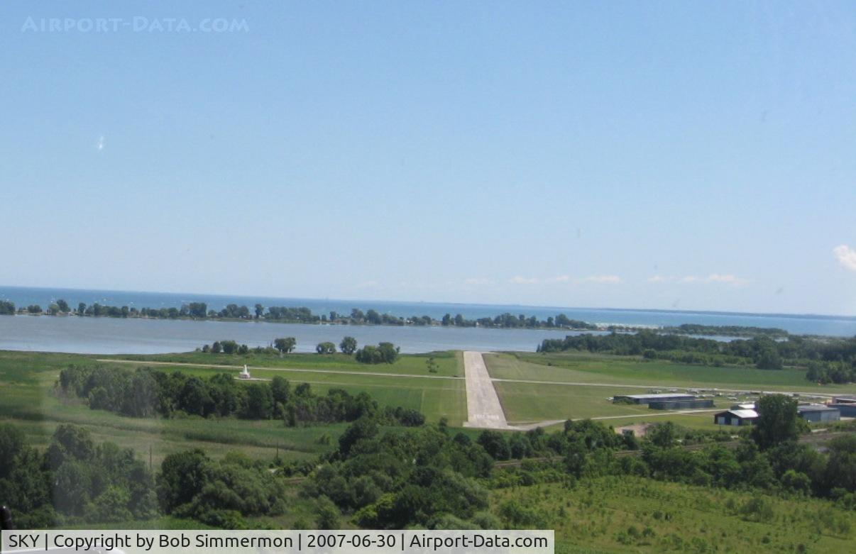 Griffing Sandusky Airport (SKY) - On final for runway 9
