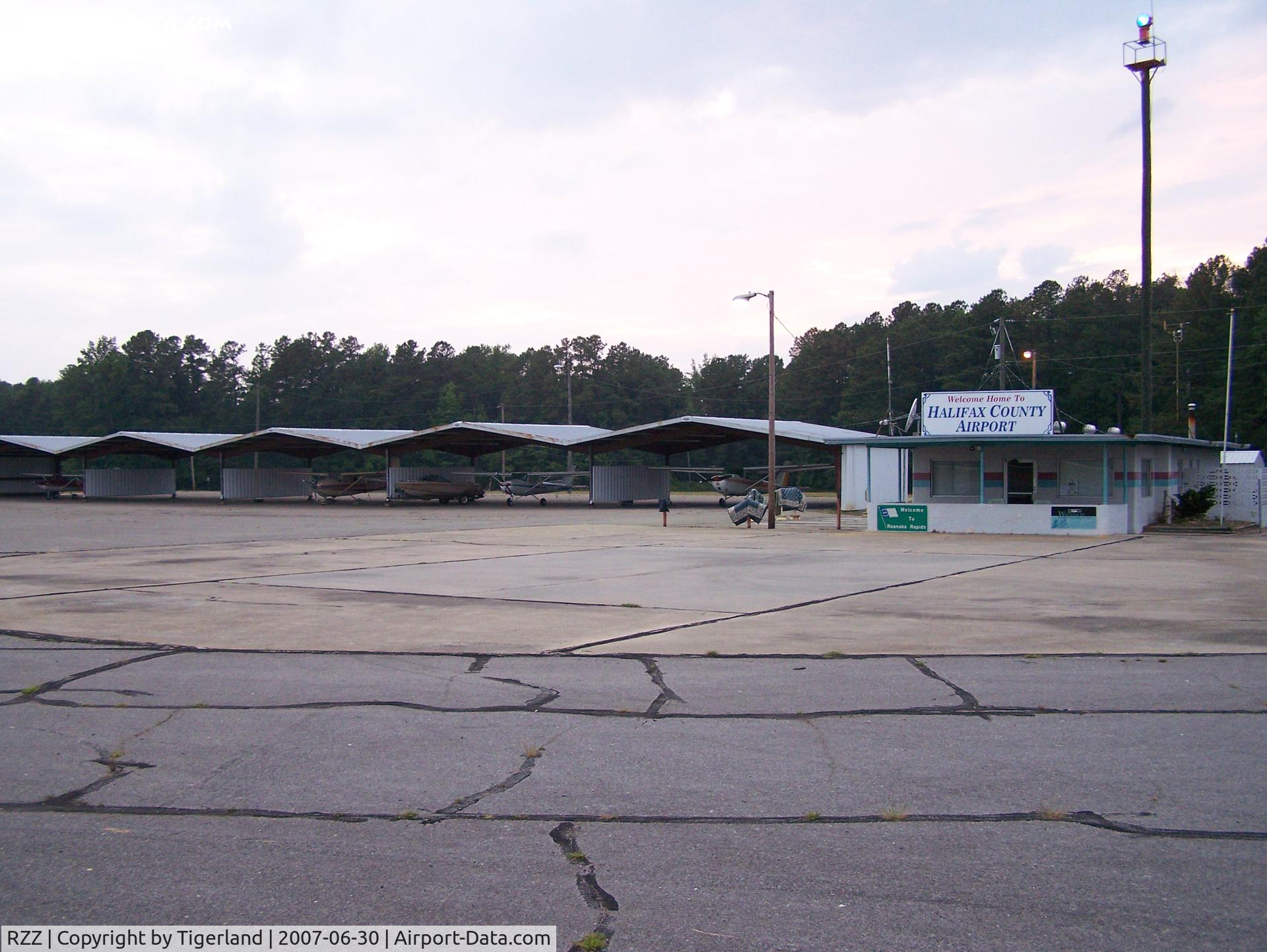 Halifax County Airport (RZZ) - Clean facility- The staff were great.  Thanks.
