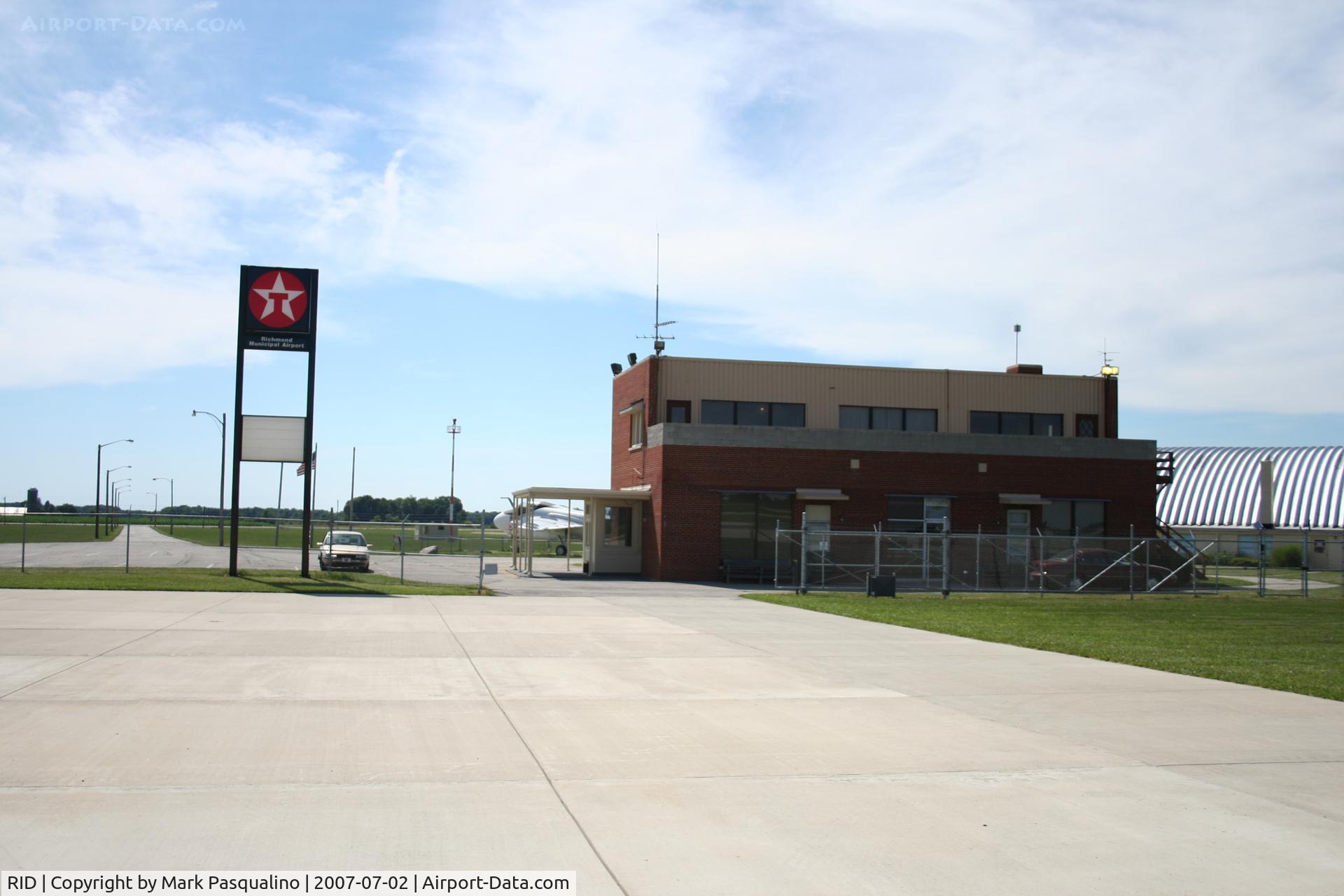 Richmond Municipal Airport (RID) - Executive Terminal