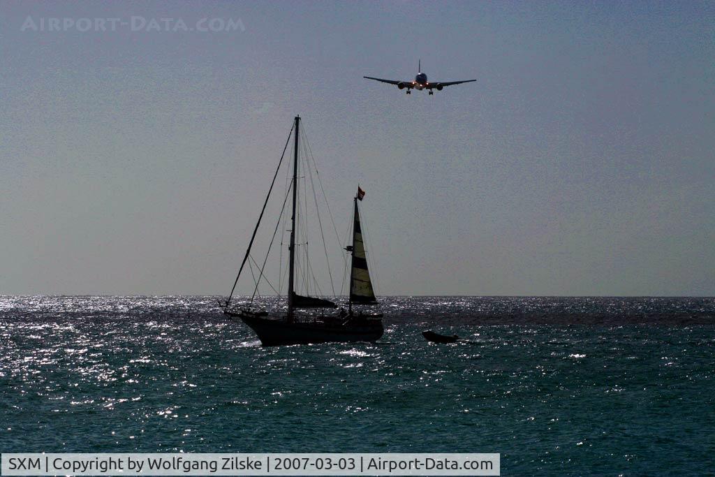 Princess Juliana International Airport, Philipsburg, Sint Maarten Netherlands Antilles (SXM) - On approach