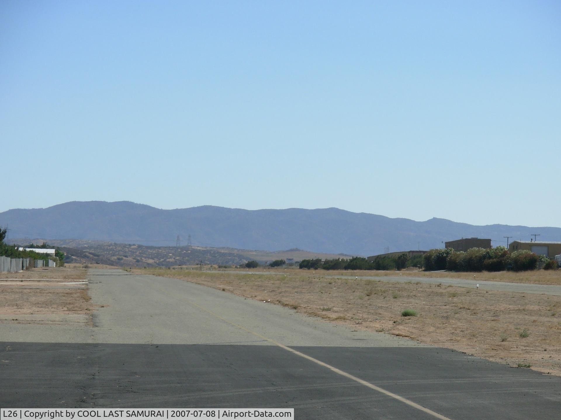Hesperia Airport (L26) - L26 Rwy 24 and taxiway