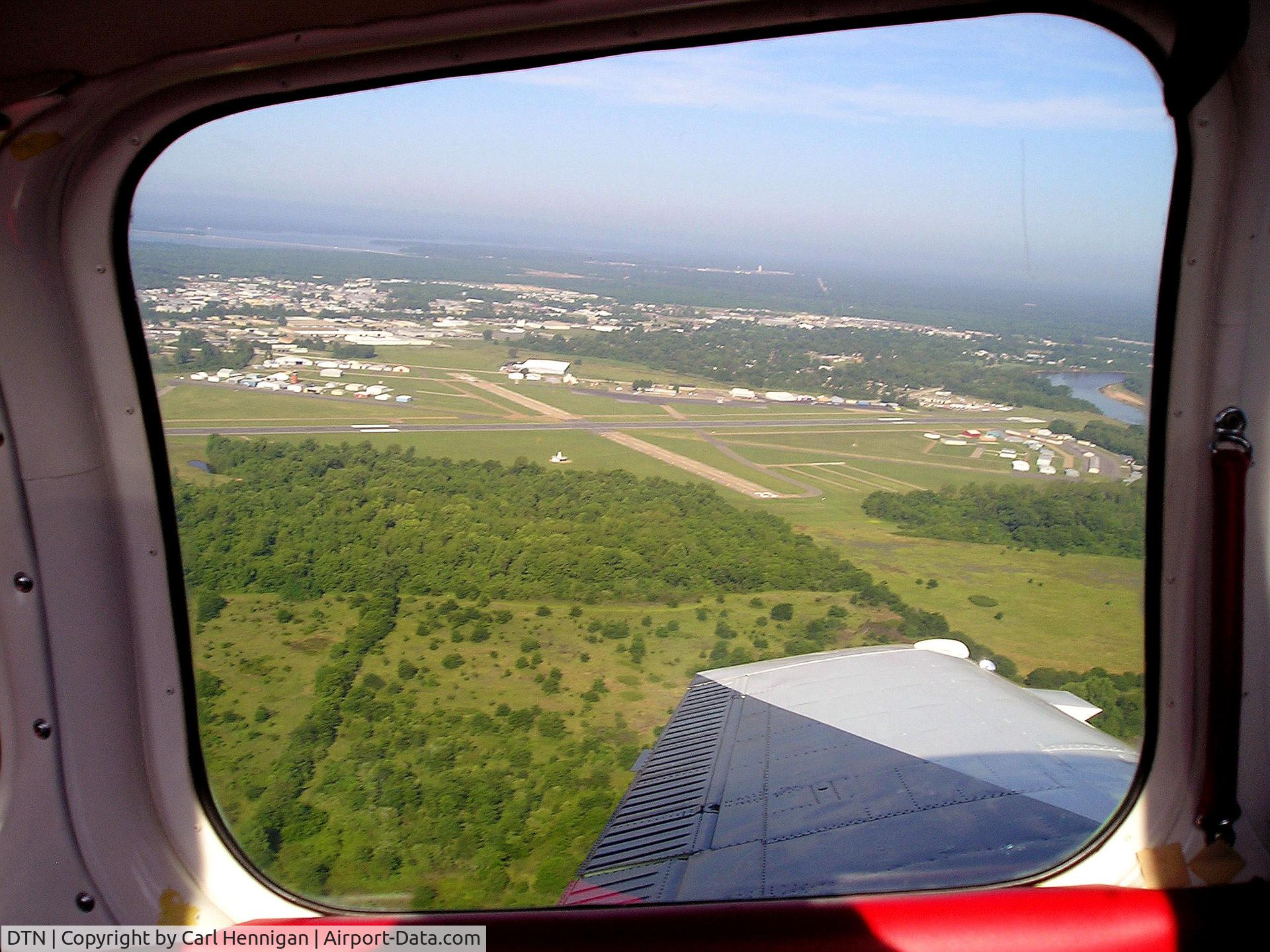 Shreveport Downtown Airport (DTN) - Departing to the north