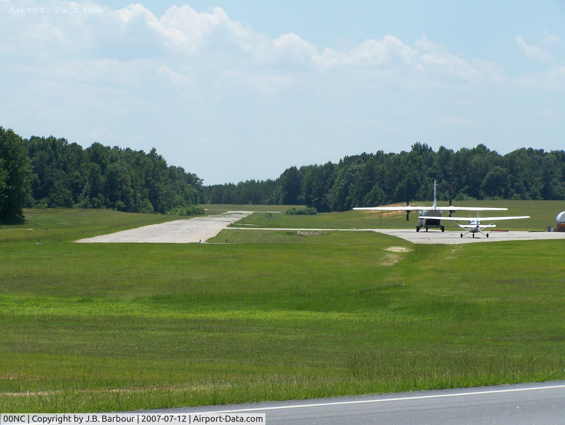 North Raleigh Airport (00NC) - Clean facility and the owners/staff was awsome.  Thanks for all