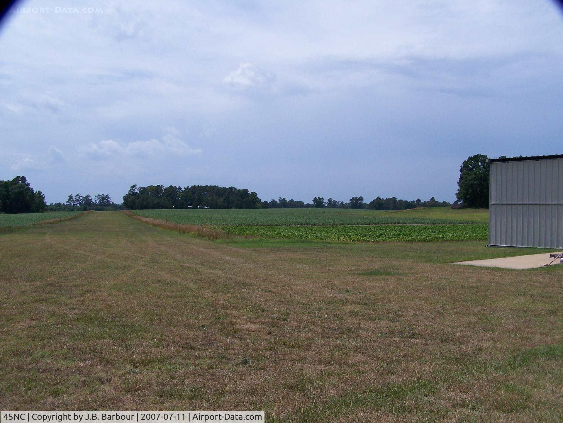 Glover Airport (45NC) - Clean facility