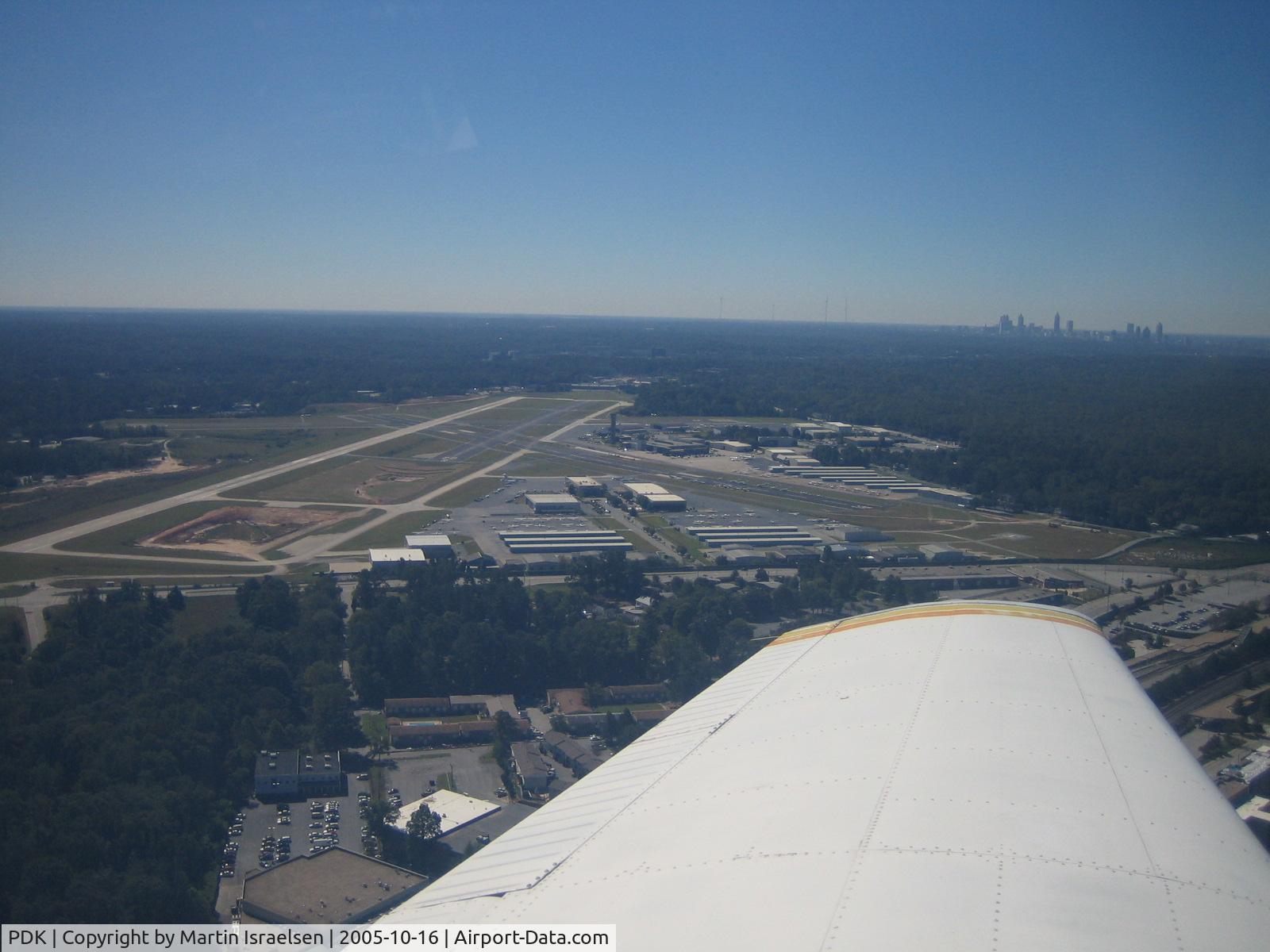Dekalb-peachtree Airport (PDK) - Dekalb-Peachtree Airport while climbing out from 2L