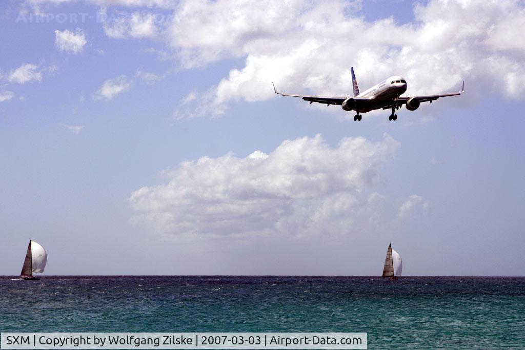Princess Juliana International Airport, Philipsburg, Sint Maarten Netherlands Antilles (SXM) - On approach