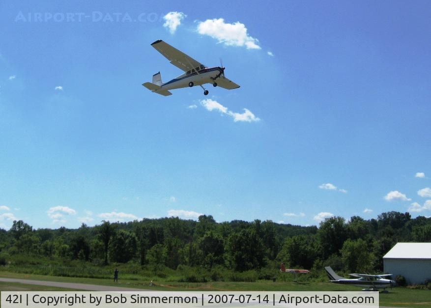 Parr Airport (42I) - Nice old straight tail 172 departing 28 at Parr (Zanesville, OH)
