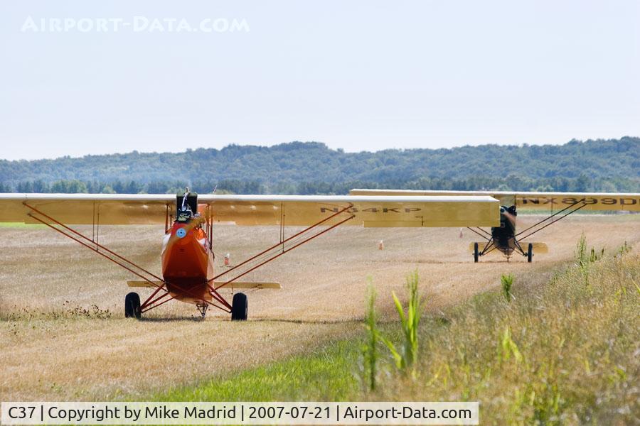 Brodhead Airport (C37) - Two Piets taxi to runway 09