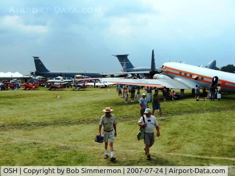 Wittman Regional Airport (OSH) - Big bird display area