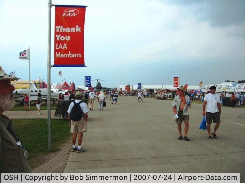 Wittman Regional Airport (OSH) - Airventure '07