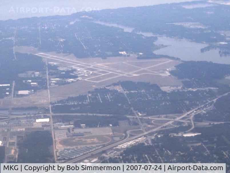 Muskegon County Airport (MKG) - Looking west from 6500'